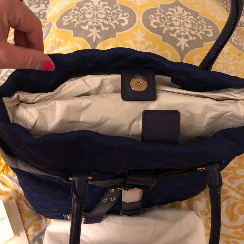 ❤️HP❤️ Marc Jacobs w/ Leather Blue Quilted Handbag - Picture 4 of 8